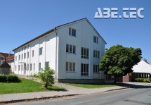 Moderní nová budova firmy a  školicího střediska